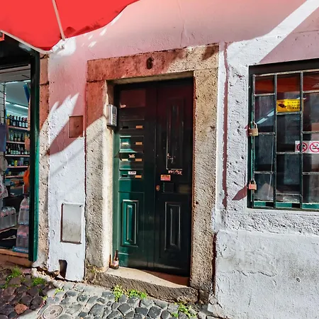 Alfama Cozy Lägenhet *